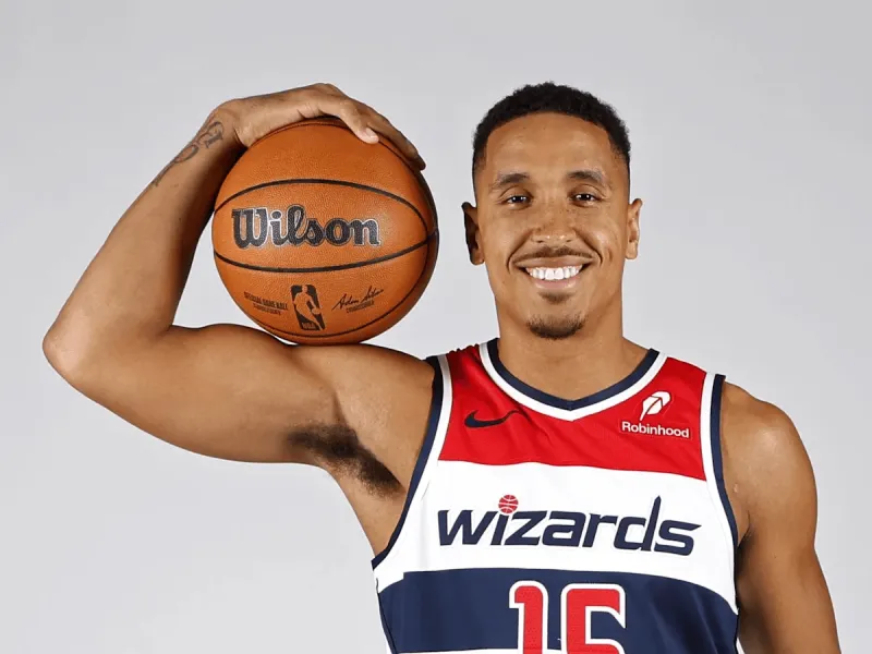 开云APP-尼克斯队记：布罗格登合同为非保障，将与沙梅特竞争位置