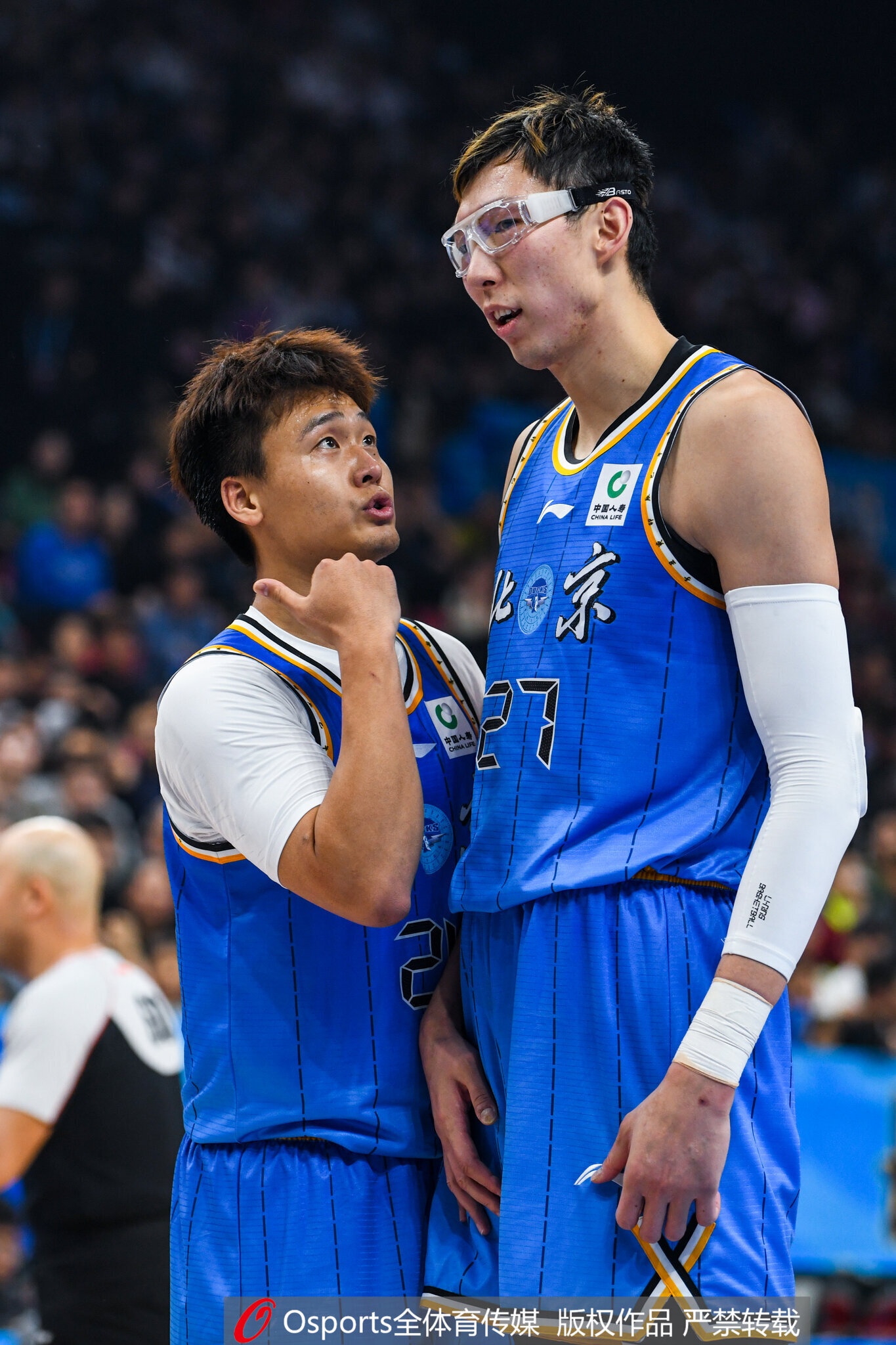 本赛季周琦状态不错是内线大闸 主力接连伤停 北京遭遇伤病潮