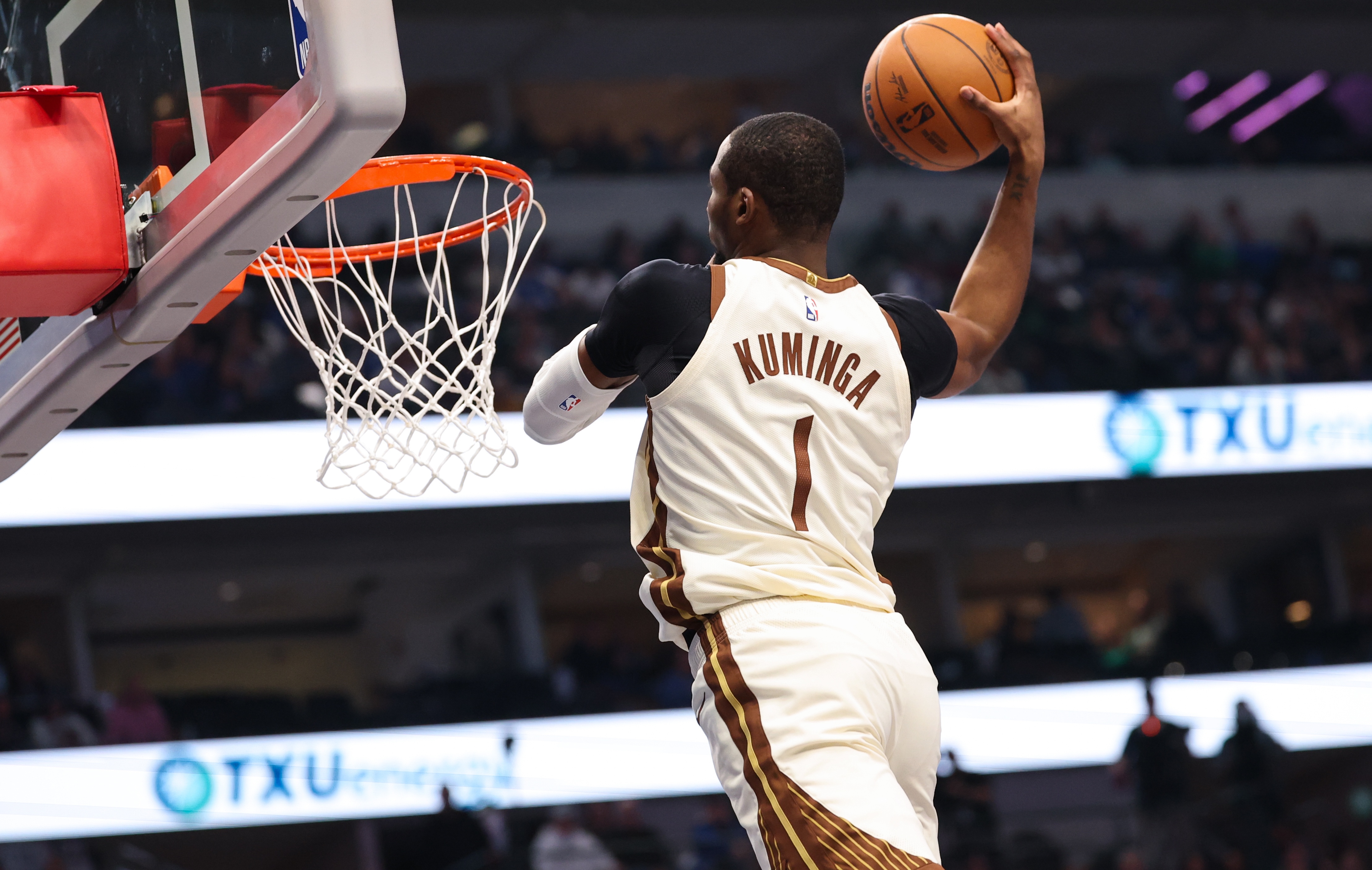 5年湾区岁月结束！库明加与勇士均解脱 双轨制彻底失败谁来负责？