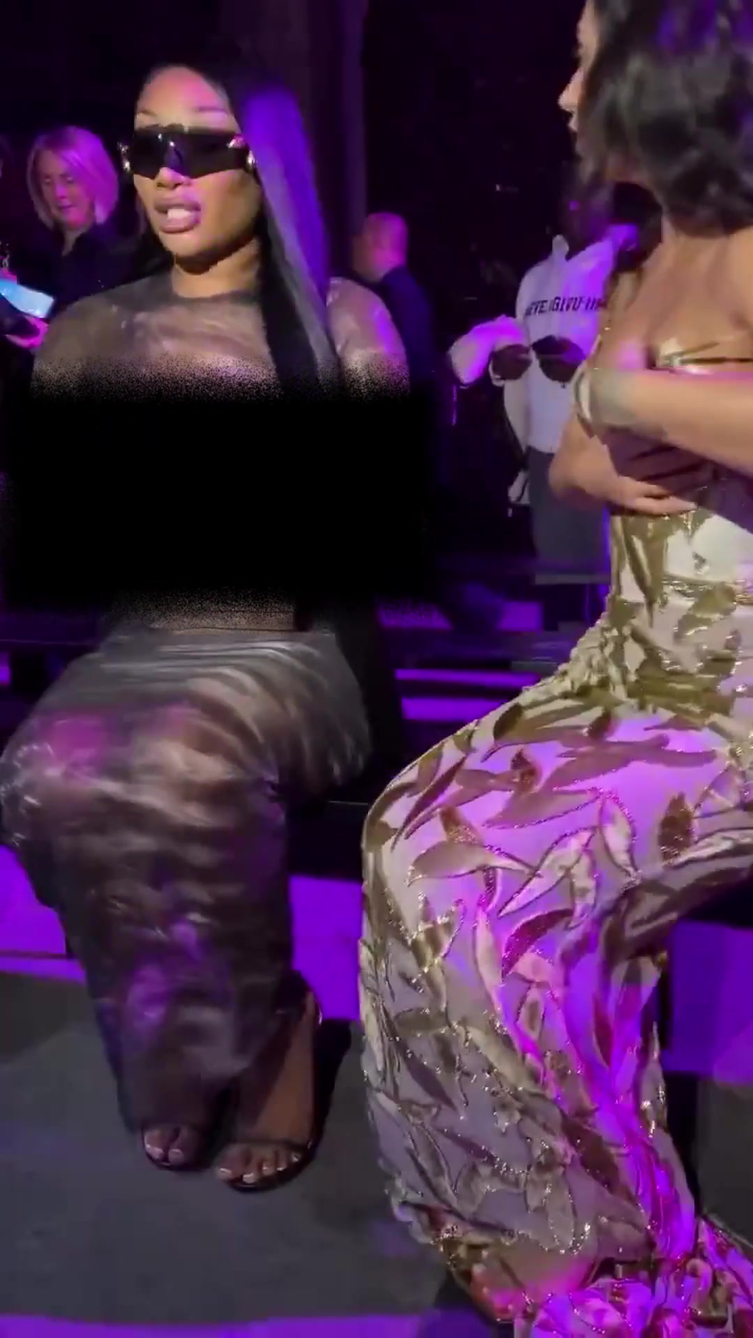 开云体育下载-克莱这能忍？马冬梅大秀透视装 风光一览无遗🥵