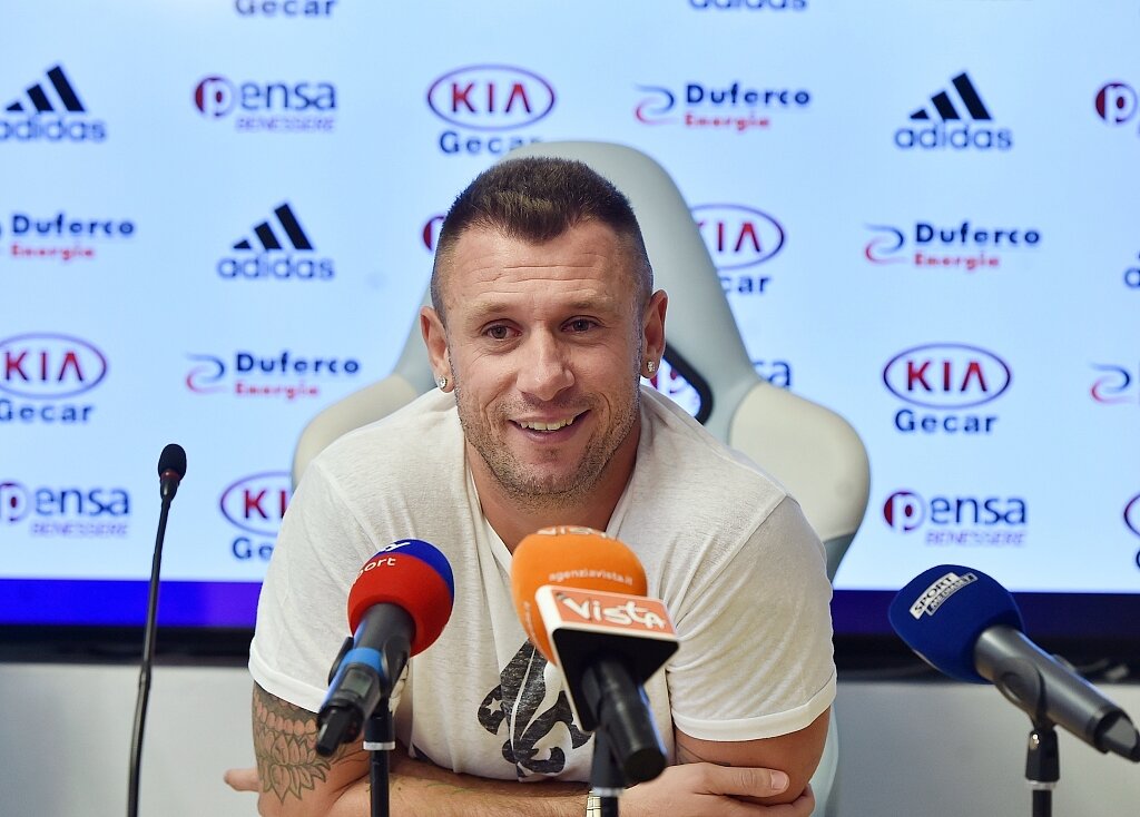 开云官网-卡萨诺：加斯佩里尼和总监的引援想法不同，罗马老板必须做出选择