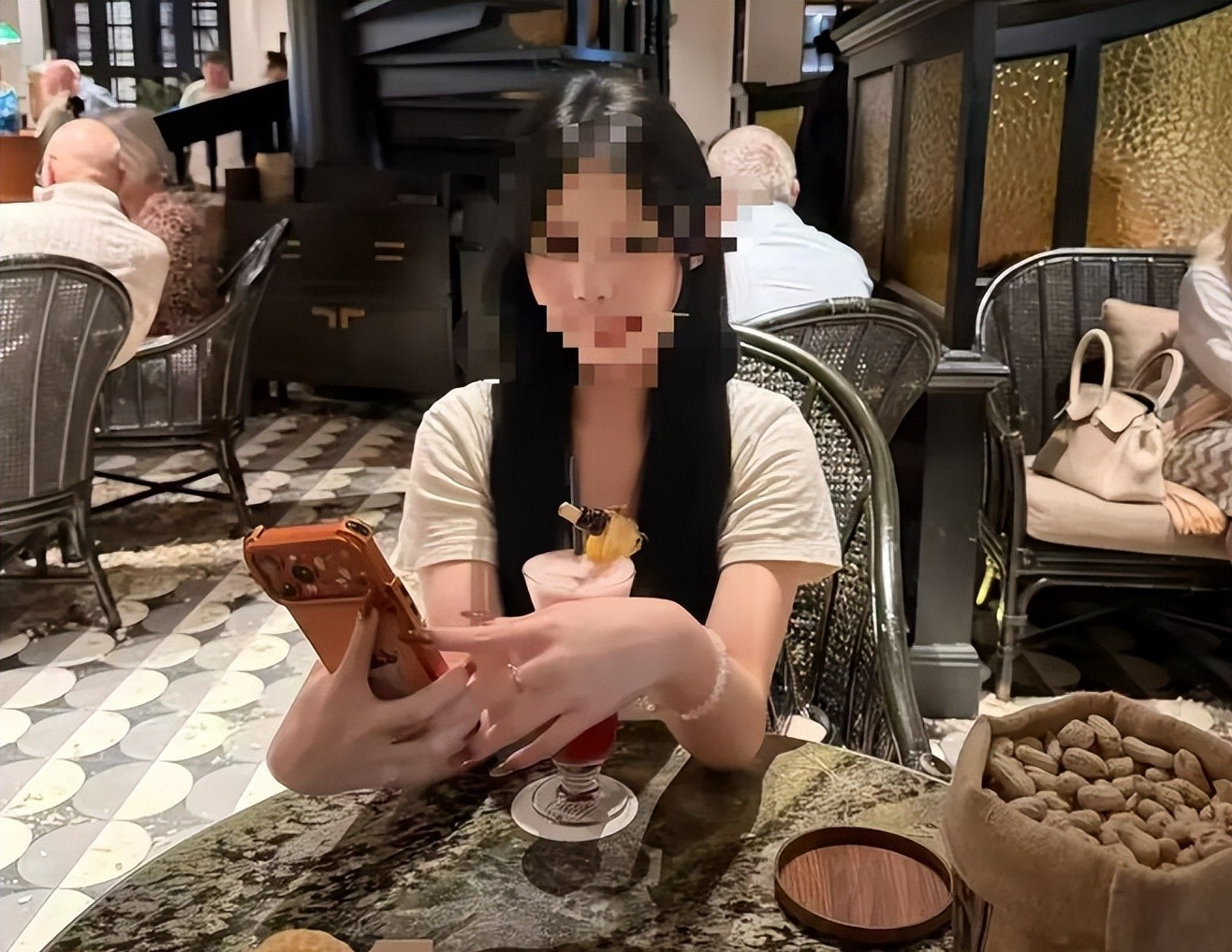 开云APP-被卖缅甸女大学生后续：园区同意放人，黑幕曝光，父亲觉得不对劲